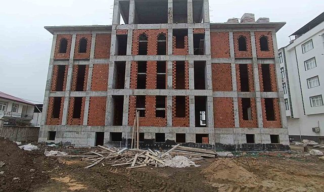 Denk bütçe üstü veren Yazıkonak Belediyesi, yeni belediye binasına kavuşuyor