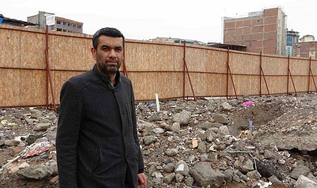 Depremde iş yeri yıkılan esnaf gelecek için umutlu