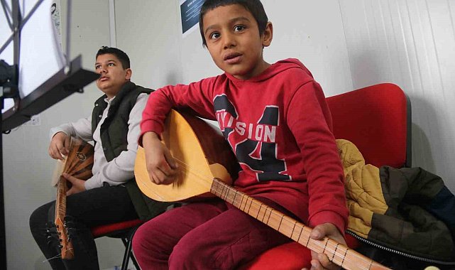 Depremzede çocuklar, psikososyal destek müzik atölyesinde buluştu