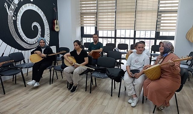 Elazığ'da enstrüman ve konservatuvar kursları sürüyor