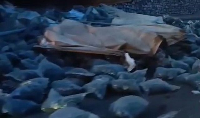 Elazığ'da kömür yüklü tır devrildi: 1 yaralı