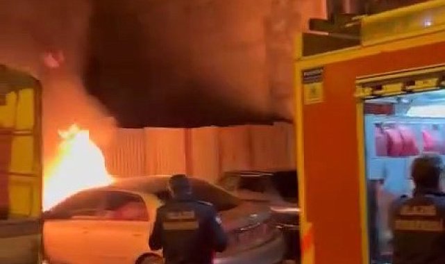 Elazığ'da park halindeki araç yandı