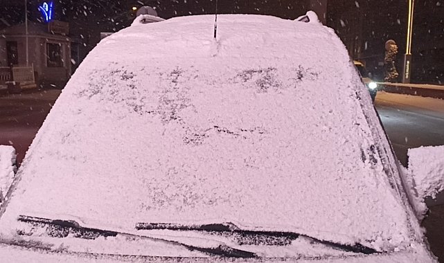 Erciş'te 140 yerleşim yerinin yolu ulaşıma kapandı