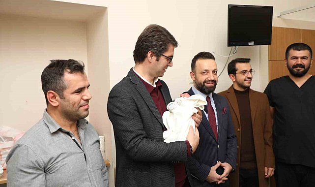 Erciş'te 2024'ün ilk bebeği dünyaya geldi