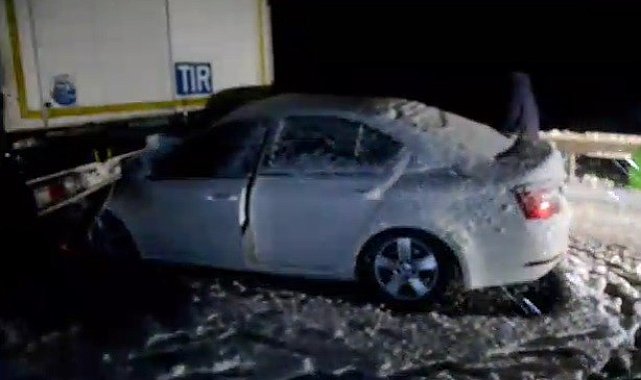 Erzincan'da kar, tipi kazaları beraberinde getirdi: 2 yaralı