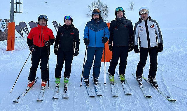 Erzurum Valisi Mustafa Çiftçi'den kayak keyfi