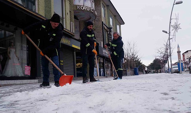 Erzurum'da soğuk hava ve kar etkili oluyor
