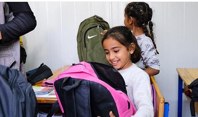 Erzurumlu iş insanından depremzede öğrencilere yardım