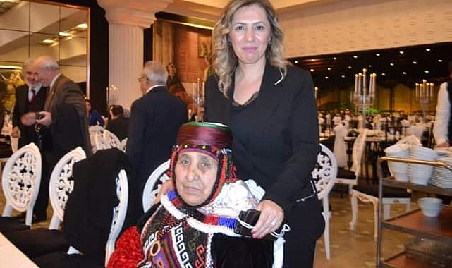 Fidan Atmaca Damal Bebeklerini dünyaya tanıtıyor