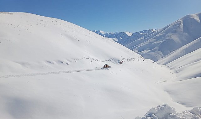 Hakkari&#039;de 74 köy yolu ulaşıma açıldı