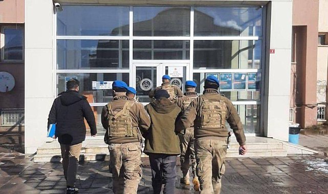 Hakkari'de PKKKCK operasyonu: 2 gözaltı