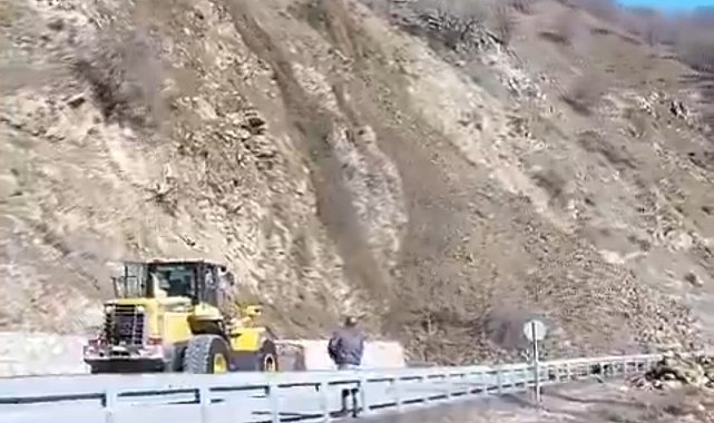 Hizan-Pervari yolunda heyelan