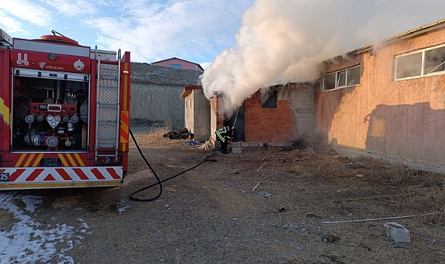 Horasan'da çıkan yangın itfaiye ekiplerince söndürüldü
