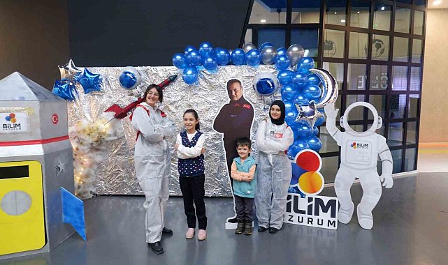 İlk uzay yolculuğu heyecanı için buluştular