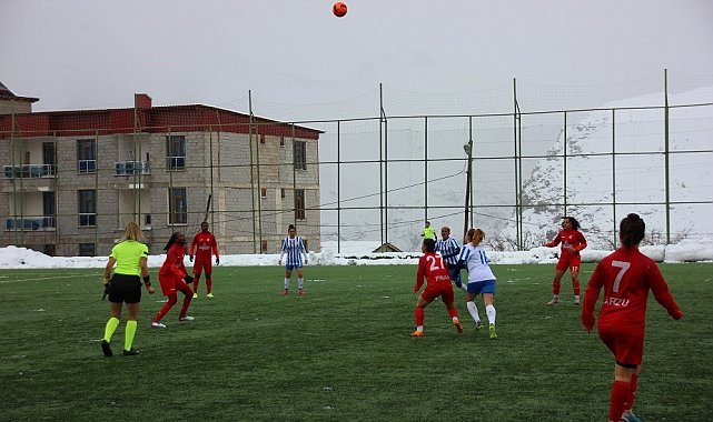Kadınlar Süper Ligi: Hakkarigücü Spor: 4 - Adana İdman Yurdu: 0