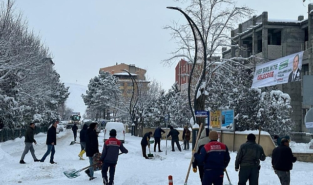 Kağızman güne karla uyandı