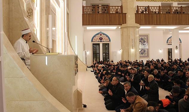Kars’ta Regaip Kandili dualarla idrak edildi