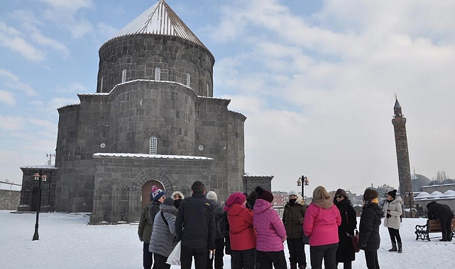 Kars yerli ve yabancı turistlerin uğrak yeri oldu