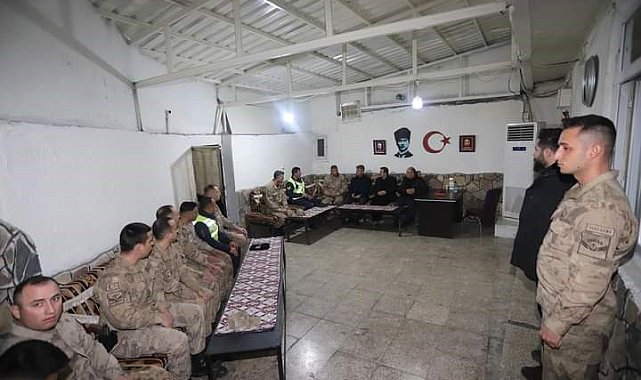 Kaymakam Mert Kumcu yeni yıla Mehmetçik'le girdi