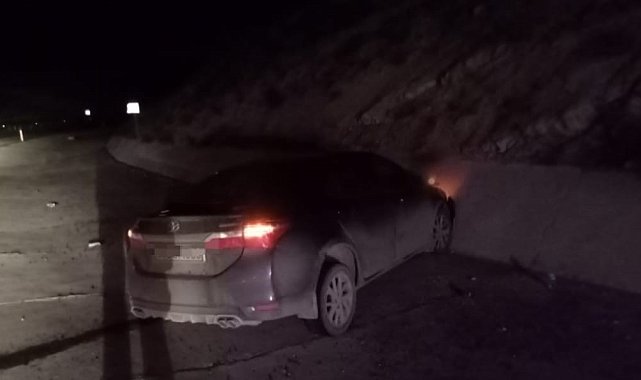 Kontrolden çıkan otomobil bariyerlere çarptı: 1 yaralı