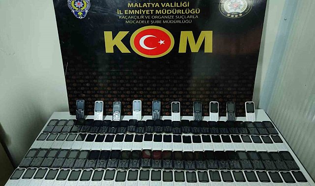 Malatya'da kaçak cep telefonları ele geçirildi