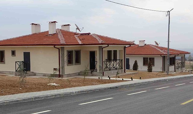 Malatya'da yapımı tamamlanan köy evleri teslim ediliyor