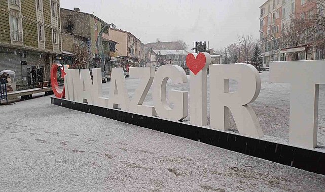 Malazgirt'te kar yağışı