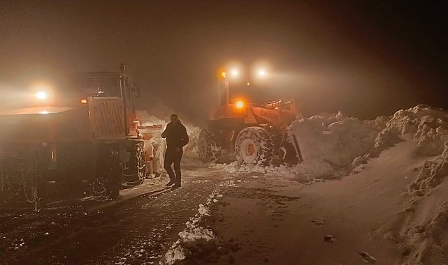 Muş-Mutki karayolunda mahsur kalan 35 kişi kurtarıldı
