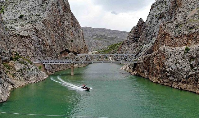 Ortadoğu'nun en uzun akarsuyu Fırat Nehri 3 ülkeye hayat veriyor