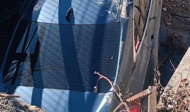 Otomobil ile çarpışan araç sulama kanalına düştü: 1 yaralı