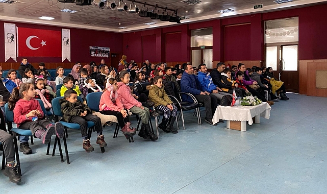 "Oz Büyücüsü" Sarıkamış'ta sahnelendi