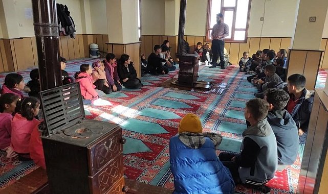 Özalp'ta "Cami-Çocuk" buluşmaları