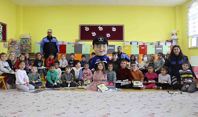 Polis çocukları ve gençleri unutmuyor