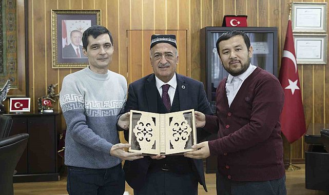 Rektör Çomaklı, Özbek araştırmacıları kabul etti