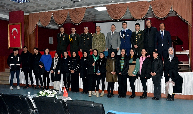 Sarıkamış'ta lise öğrencilerine Milli Savunma Üniversitesi tanıtıldı