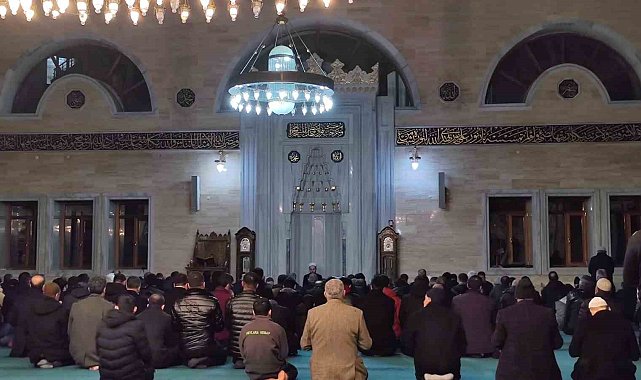 Tatvan'da Regaip Kandili dualarla idrak edildi
