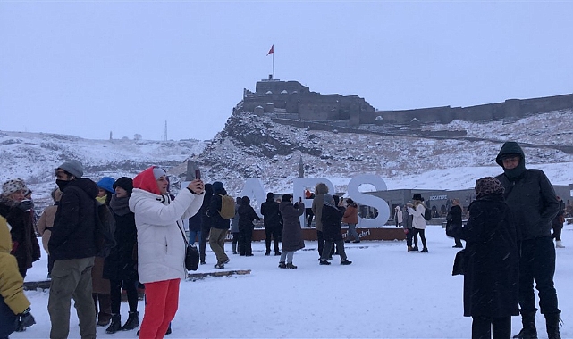 Turistler Kars'a hayran kaldı