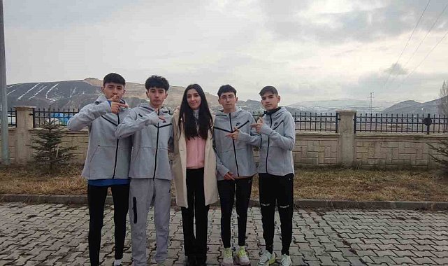 Üçüz kardeşlerin atletizmdeki büyük başarısı