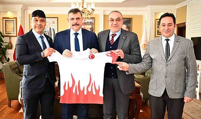 Vali Çiftçi sporcuları kabul etti