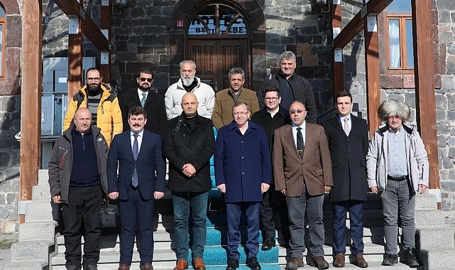 Vali Polat gazetecilerle bir araya geldi