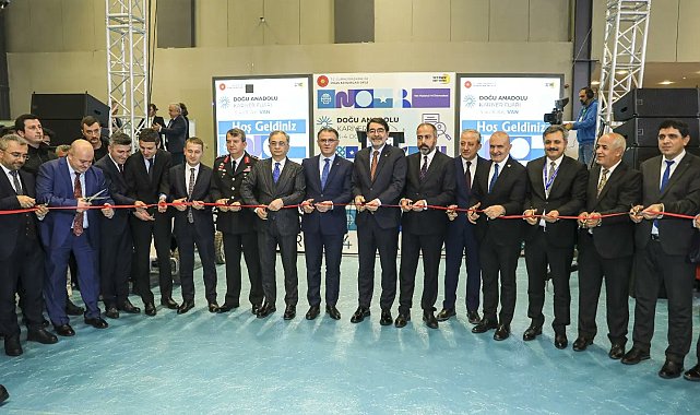 Van Büyükşehir Belediyesi Doğu Anadolu Kariyer Fuarı'nda yerini aldı