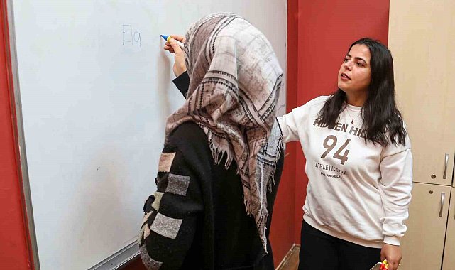 Van Büyükşehir Belediyesi kadınlar için okuma yazma kursu açtı
