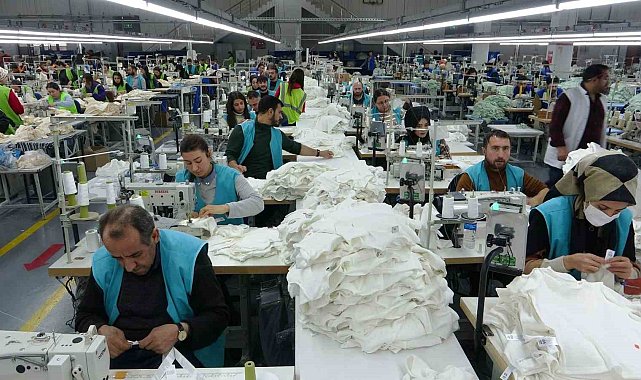 Van OSB'de üretilen tekstil ürünleri ihraç ediliyor