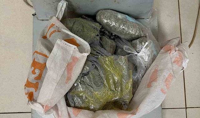 Van'da 2 kilo 701 gram esrar ele geçirildi