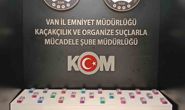 Van'da kaçak cep telefonu ve elektronik sigara ele geçirildi