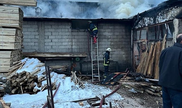 Van'da marangozlar sitesinde iş yeri yangını