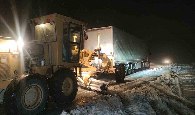 Van'ın yüksek kesimlerinde kar yağışı ve sis etkili oluyor