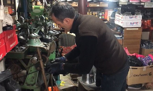 Yaklaşık yarım asırdır baba mesleğini sürdürüyor