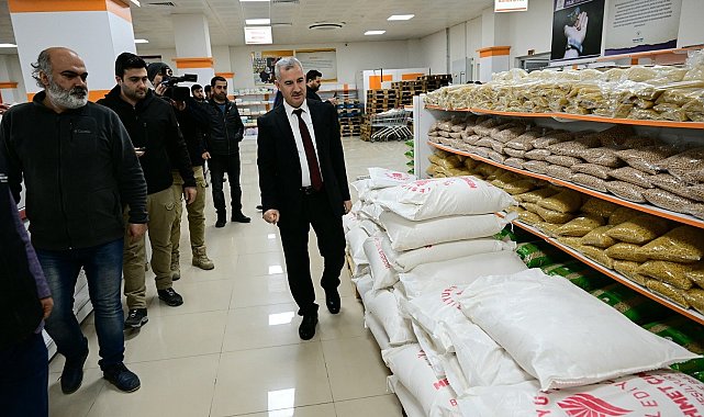 Yeşilyurt'ta ihtiyaç sahibi ailelere un yardımı