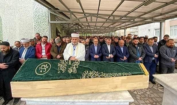 Zincirleme kazada hayatını kaybedenler toprağa verildi